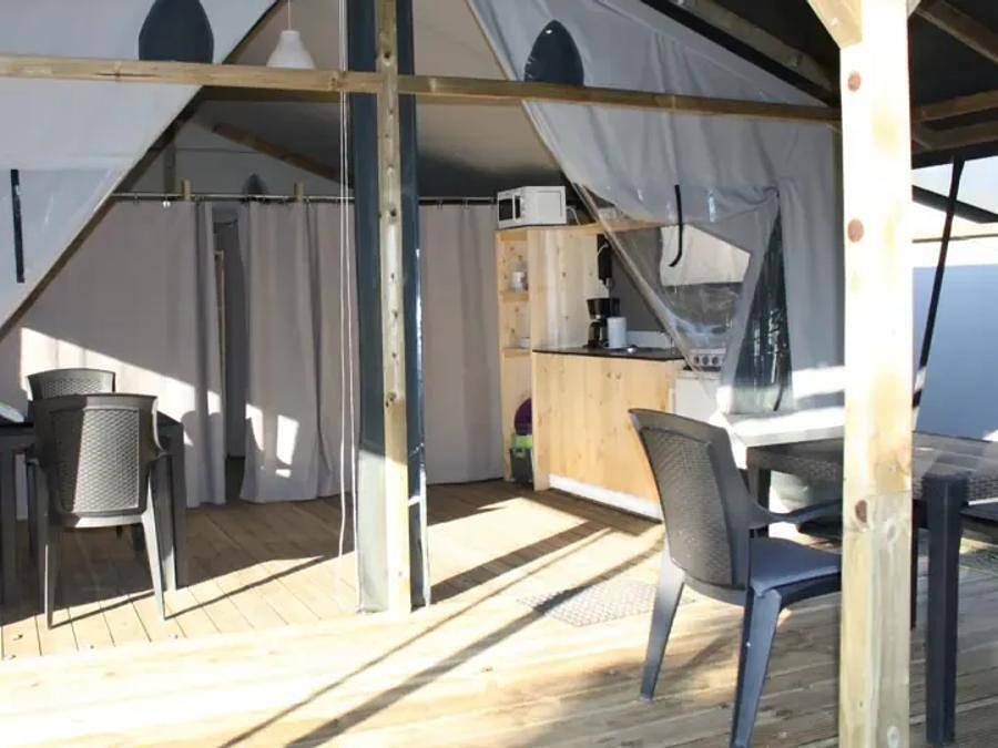 Camping La Foux - Tente en toile et en bois 6 personnes - Type Lodgetent Lg+ in Draguignan, Région de Draguignan