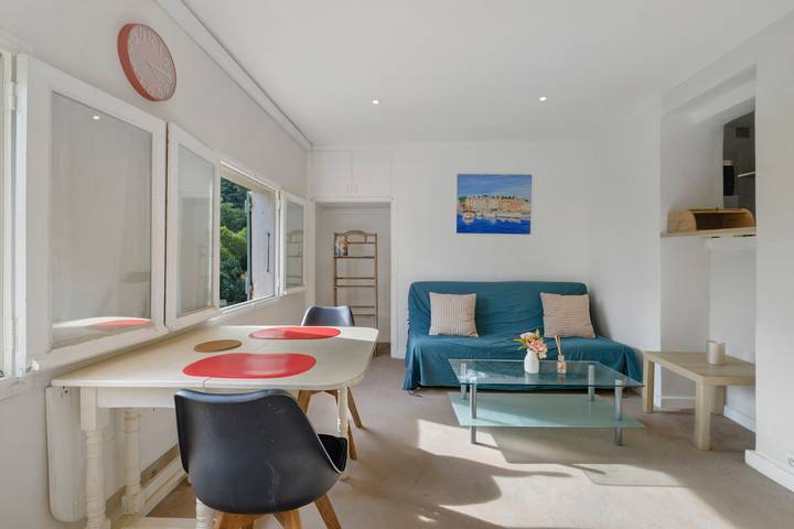 Apartamento entero, Apartamento 'Maison Du Pigeonnier' con vistas a la montaña, Wi-Fi y aire acondicionado in Tourrettes-sur-Loup, Costa mediterránea (Francia)