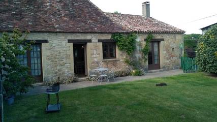 Gîte for 4 People in Saint-Capraise-de-Lalinde, Périgord Pourpre, Photo 1