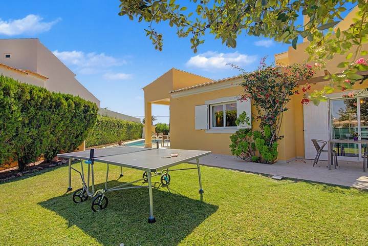 Villa Monte Galego. Private pool and garden. A space just for you.