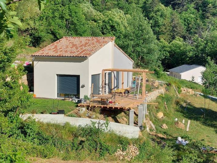Location de vacances pour 4 personnes, avec jardin et vue à Thueyts - 2