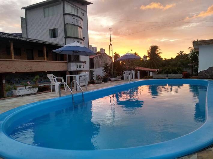 Hôtel pour 5 personnes, avec vue ainsi que piscine et jardin - 1