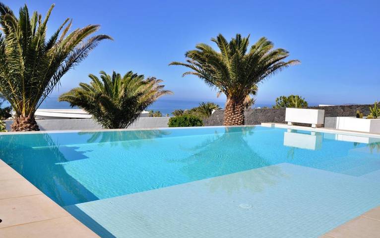Casa rural para 4 personas, con Balcón y Terraza además de Piscina y Vistas en Famara - 2