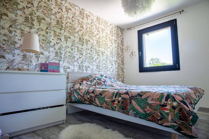 Location de vacances pour 10 personnes, avec Terrasse et Jardin à La Touche - 2