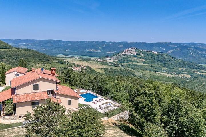 Villa für 6 Personen, mit Balkon und Garten sowie Sauna und Whirlpool - 1