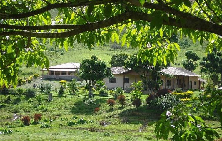 Casas rurais para 3 pessoas, com vista e jardim e ainda piscina em Mariana 