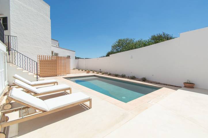 Casa de vacaciones para 8 personas con jardín in Ferrerías Ciudad, Ferrerías