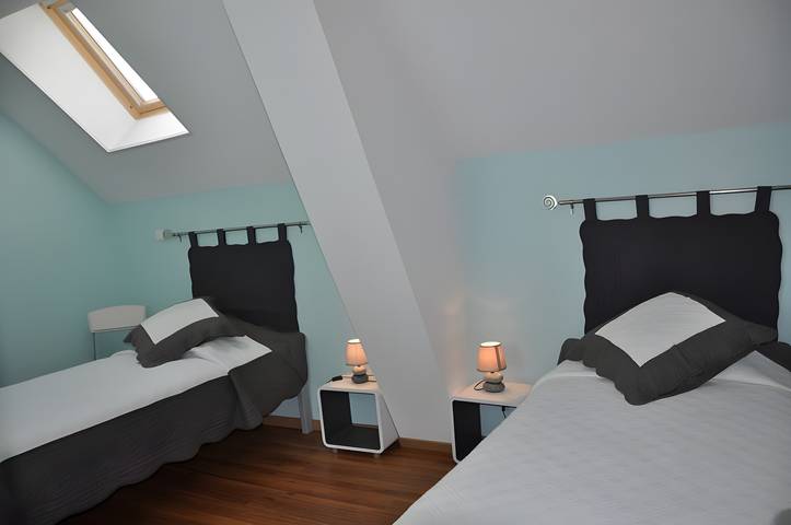 Ferienhaus 'Les Sassiers' mit Seeblick, Gemeinschaftsterrasse und Wlan in Saint-Firmin-sur-Loire, Montargis und Umgebung