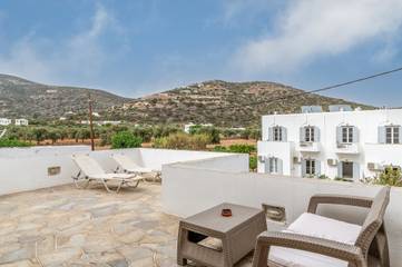 Gîte pour 2 personnes, avec jardin et balcon dans Platis Gialos Sifnos