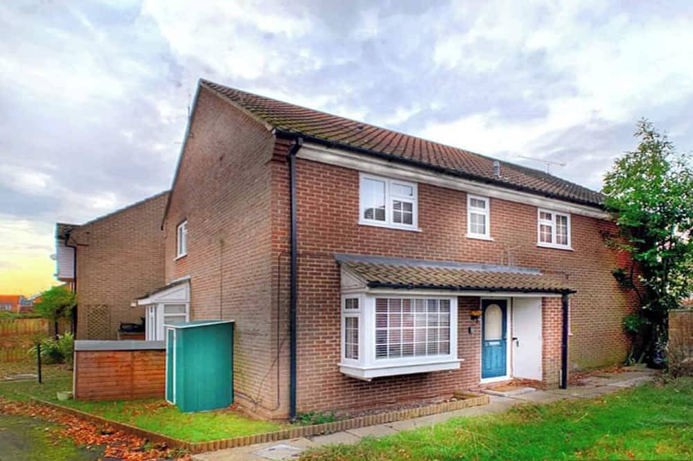 Wokingham - 2 Bedroom Maisonette - With Parking in Wokingham, Berkshire