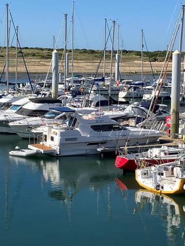 Bateau pour 2 personnes, avec terrasse et vue en Normandie