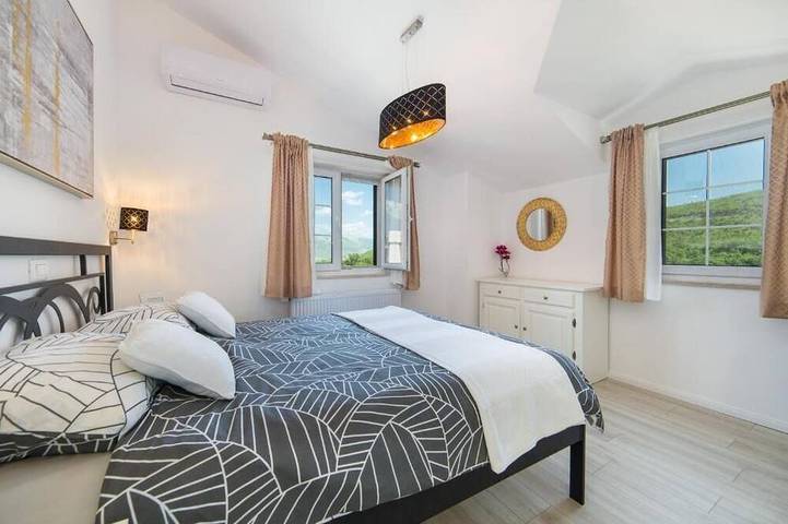 Villa Argenta in lovely Aržano, Croatia in Makarska Riviera