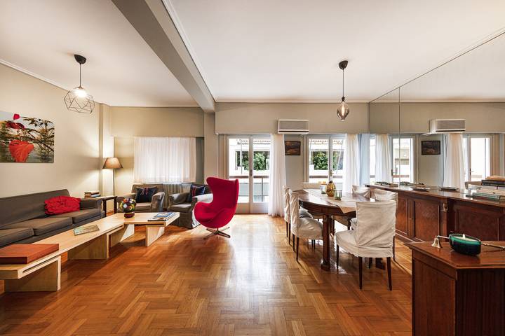 Apartment for 6 people, with balcony in Athens