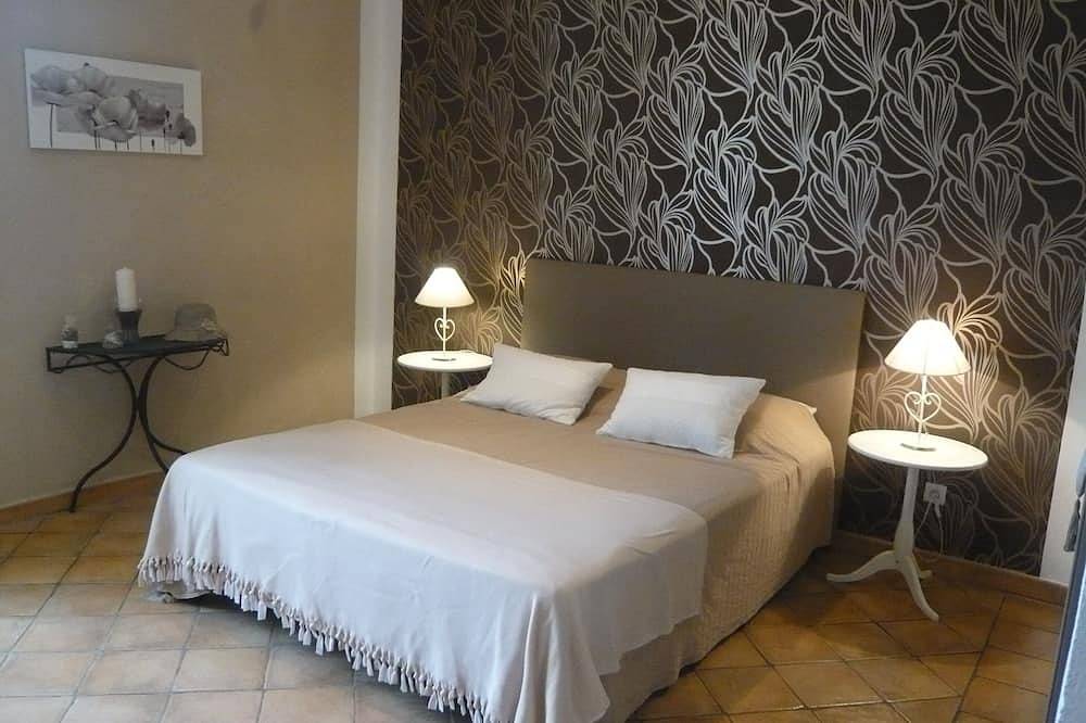 Bauernhaus aus dem 14. Jahrhundert, privater Pool, 260 m², moderne Einrichtung! quiet! in Bagnols-sur-Cèze, Nimes und Umgebung