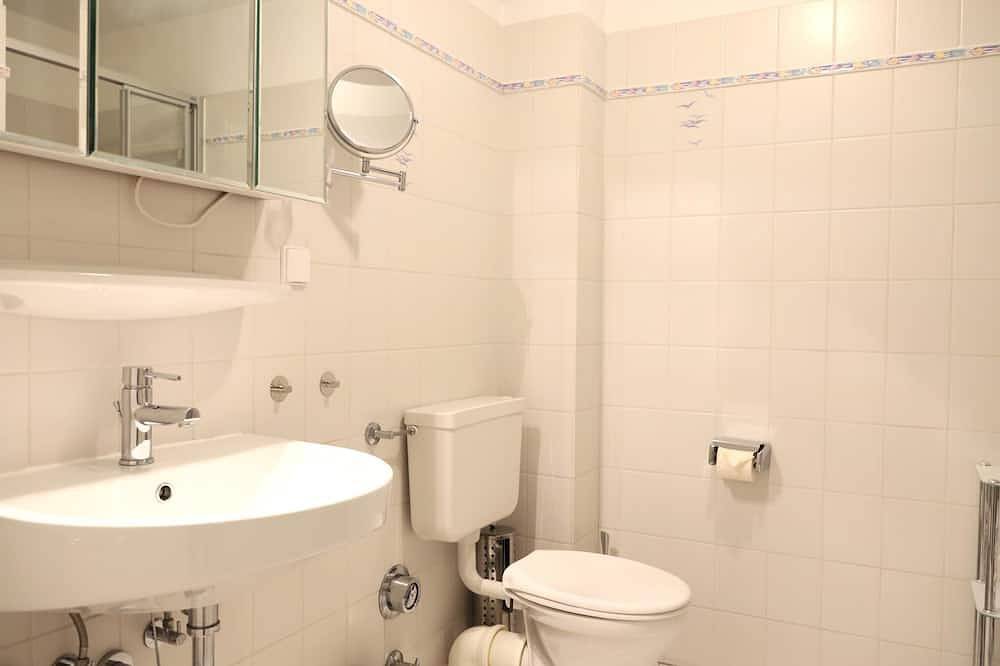 Ganze Wohnung, Gemütliches 2-Zimmer-Appartement mit Terrasse und Strandkorb in Wenningstedt in Wenningstedt, Sylt