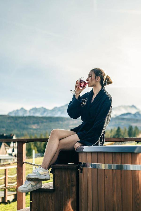 Góralski Harem Osada Glamp & Glass z Jacuzzi i Balią in Małe Ciche, Karpaty (Polska)