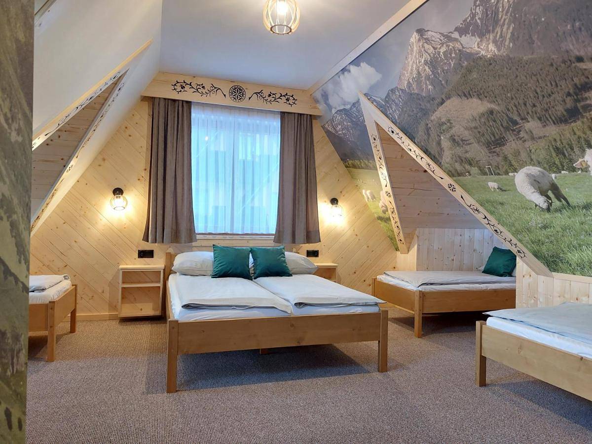 Cały apartament wypoczynkowy, Pokoje Krystyna I Andrzej Łukaszczyk z Widokiem Na Góry i Jacuzzi in Małe Ciche, Karpaty (Polska)