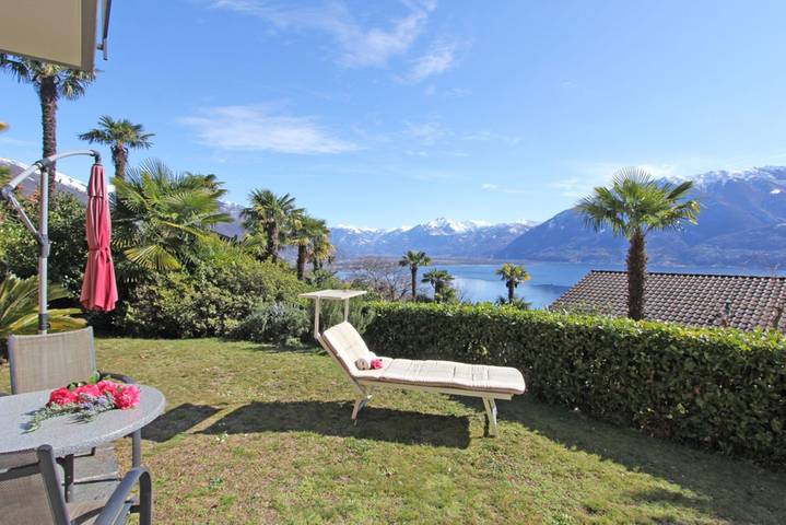Ferienwohnung für 3 Personen, mit Terrasse und Garten sowie Seeblick und Ausblick in Locarno