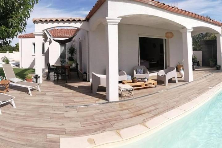 Location de vacances pour 6 personnes, avec terrasse ainsi que piscine et jardin à Lieuran-lès-Béziers