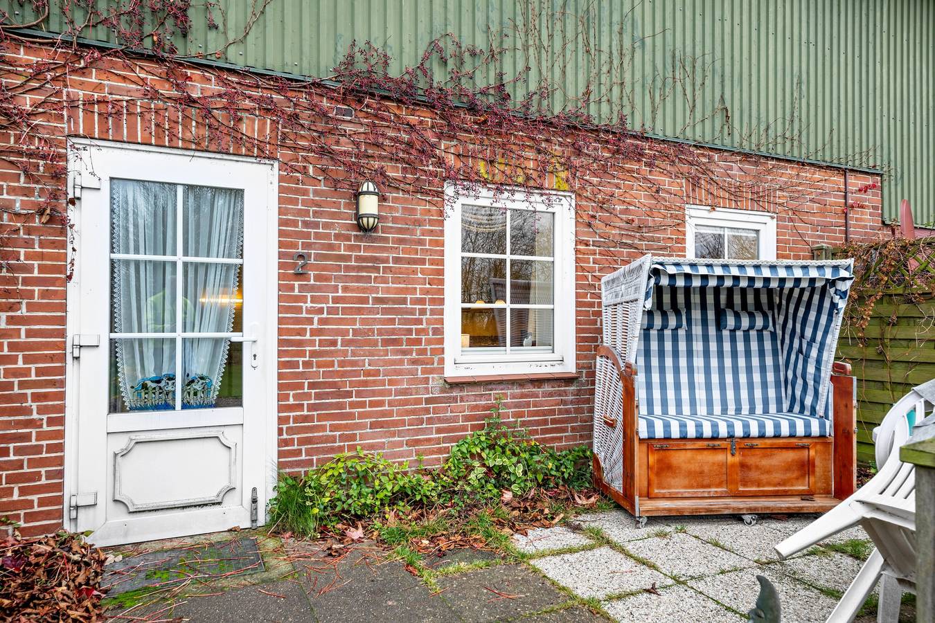 Ganze Wohnung, Ferienwohnung 1 - Ute" mit gemeinsamer Terrasse, Gemeinschaftsgarten und Wi-Fi in Emmelsbüll-Horsbüll, Nordfriesland