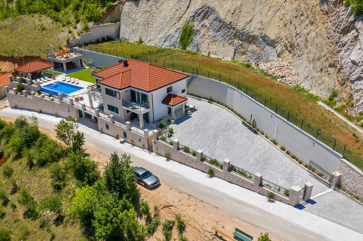 Villa mit Pool in Makarska Riviera