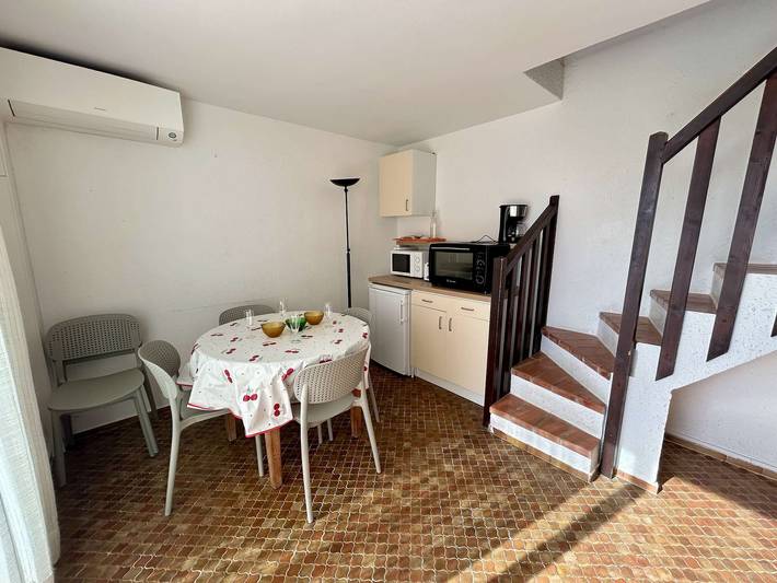Gîte pour 6 personnes, avec terrasse dans Plage de La Roquille - 4