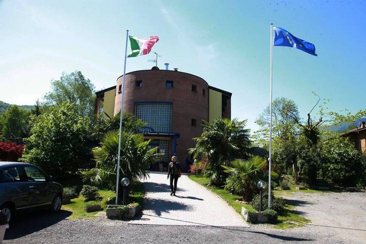 Hôtel pour 3 personnes, avec vue ainsi que jardin et terrasse à Porto Ceresio - 4