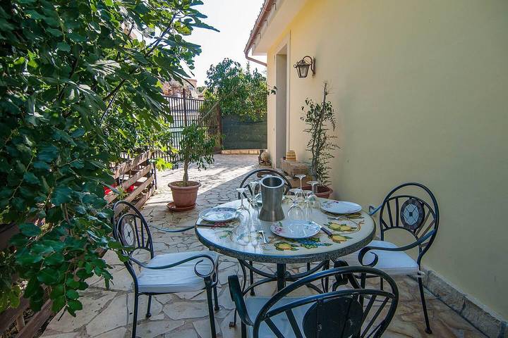 Cottage - Sleeps 4 - Parking - Garden in Lido di Noto, Noto region