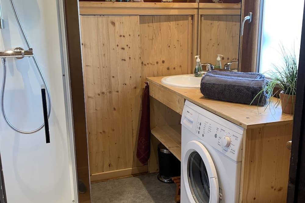 Le Bois des Bruyères, Chalet 4 Pers avec Bain Norvégien chauffé inclus in Lans-en-Vercors, Parc naturel régional du Vercors