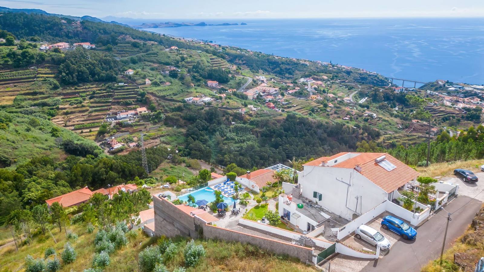 Ganzes Studio, Ocean Heated Pool&Jacuzzi View Gray in Camacha, Madeira