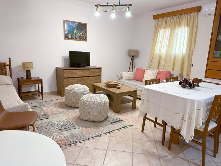 Gîte pour 4 personnes, avec Terrasse dans Selianitika
