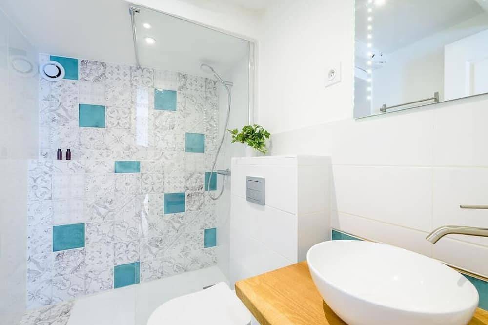 Ganze Wohnung, Apartment-Komfort-Nasszelle-Stadtblick-Le Cosy in Périgueux, Périgord Blanc
