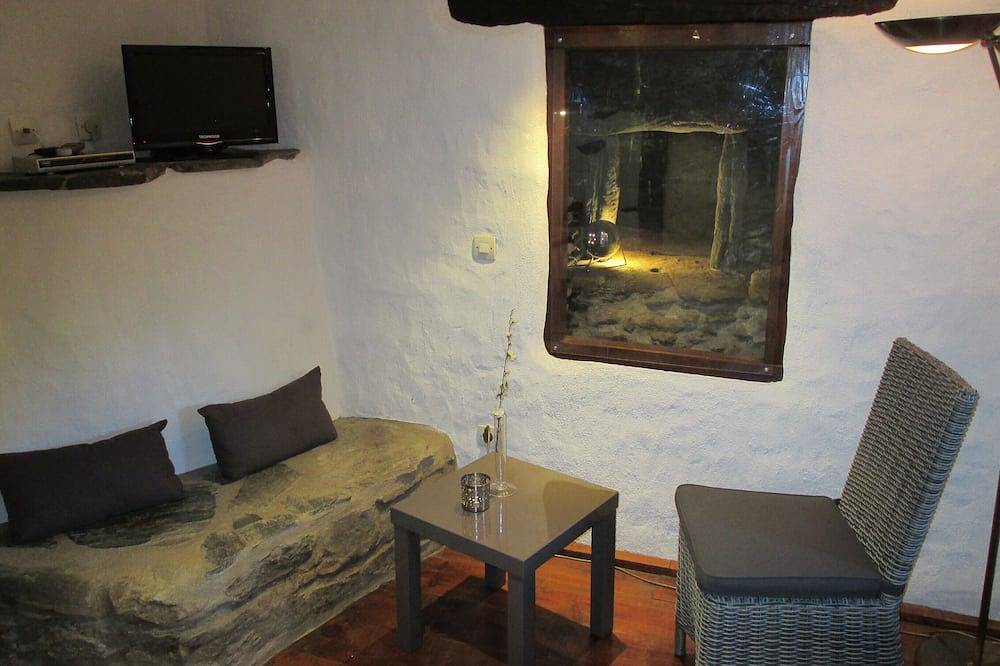 Ganze Wohnung, Studio Sole e Ventu (30 qm) zwischen Bergen und Meer. in San-Giovanni-di-Moriani, Corte und Umgebung