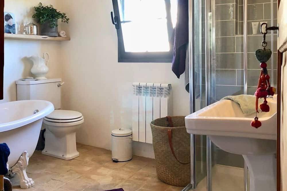 Dorfhaus Mit Charme Mit Schwimmbad in Genova, Palma