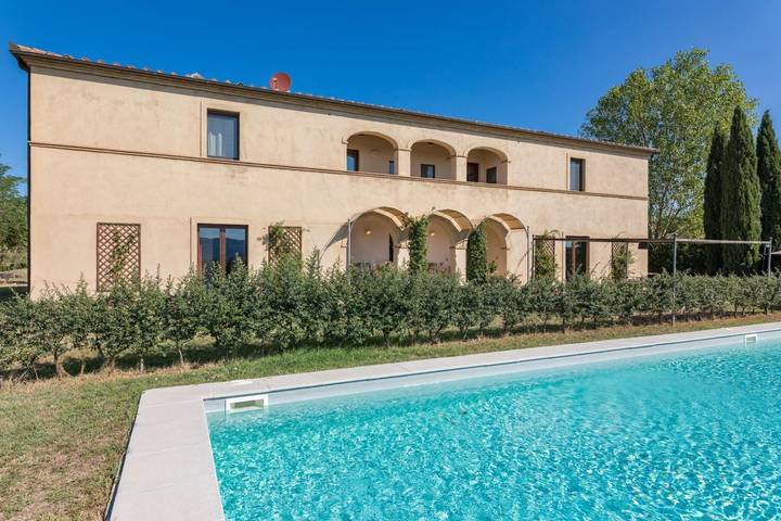 Villa per 10 persone, con Giardino e Piscina a Buonconvento