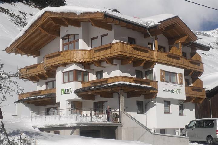 Doppelzimmer Nr. 6 - Grieralm  (1-2 Personen) in Tuxer Alpen, Hintertux