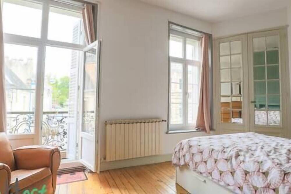 Entire apartment, Appartement de standing 4P in Arras, Arras region