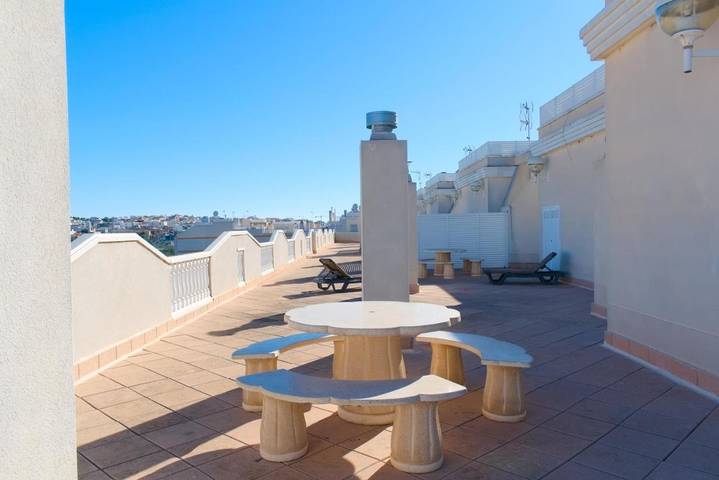 Gîte pour 8 personnes, avec vue ainsi que terrasse et piscine dans Formentera De Segura - 4