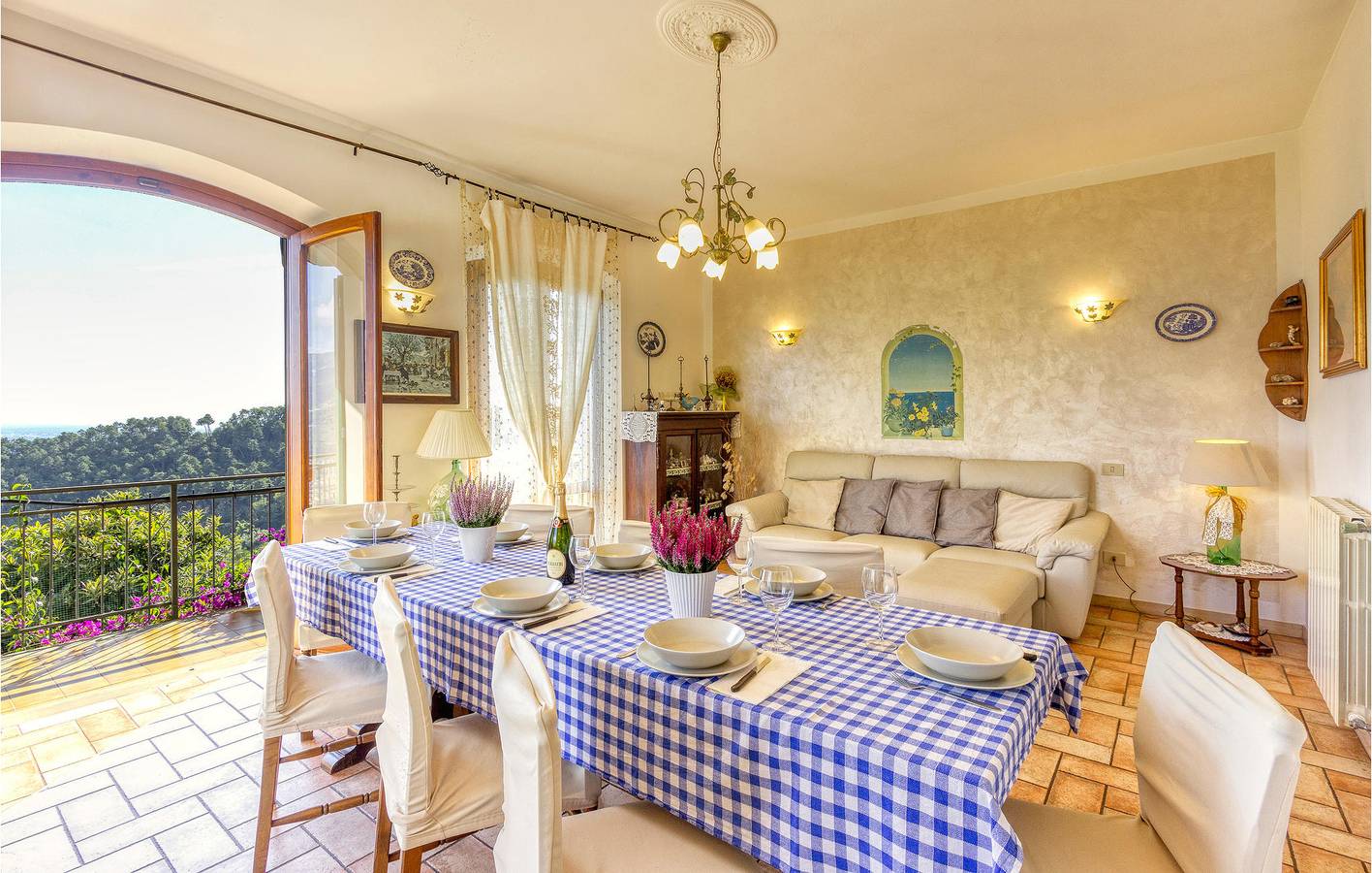 190qm Wohnung mit Pool, Garten & Internet - Camaiore 2km in Camaiore, Italienische Riviera