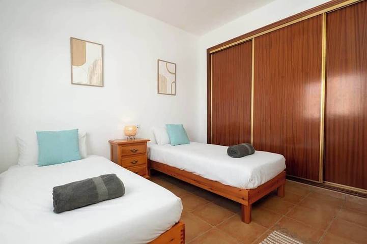 Villa Sofia Ibiza - Fünf Schlafzimmer Villa, Schläft 8 in Cala Gració, Sant Antoni de Portmany