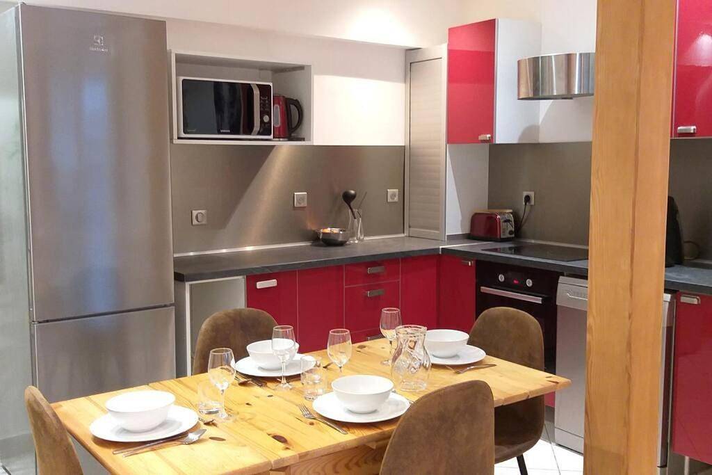 Appartement entier, La dépendance du château de Triviers. in Challes-les-Eaux, Région de Chambéry