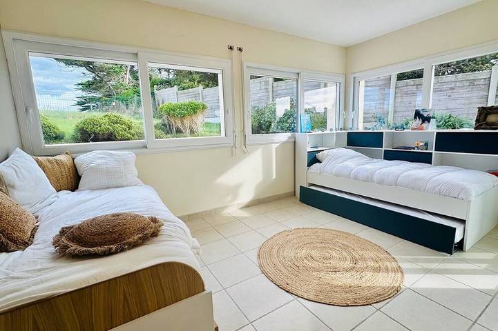 Gîte pour 6 personnes, avec terrasse et jardin dans Plage de Tréompan - 3