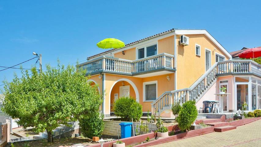 Ferienwohnung für 2 Personen, mit Terrasse in Senj