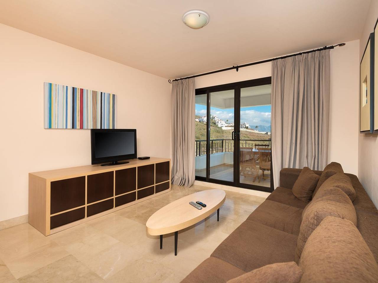 Entire holiday apartment, 2 bedrooms apartment side sea view in Torrox Costa, Torrox