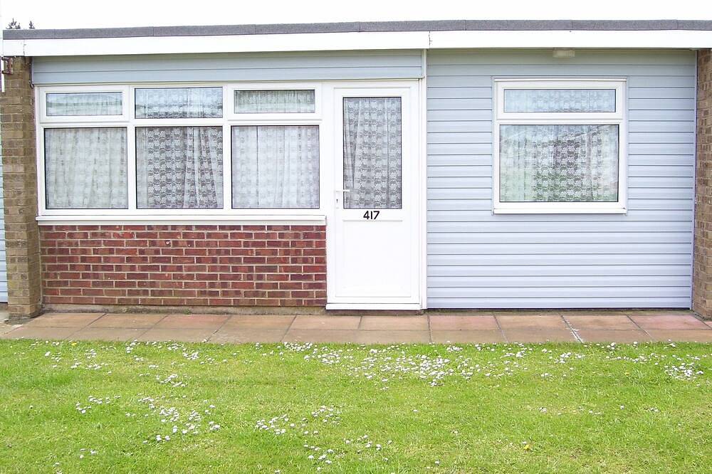 Holiday Chalet In Hemsby on Sundowner Holiday Park - No Pets in Hemsby, Great Yarmouth