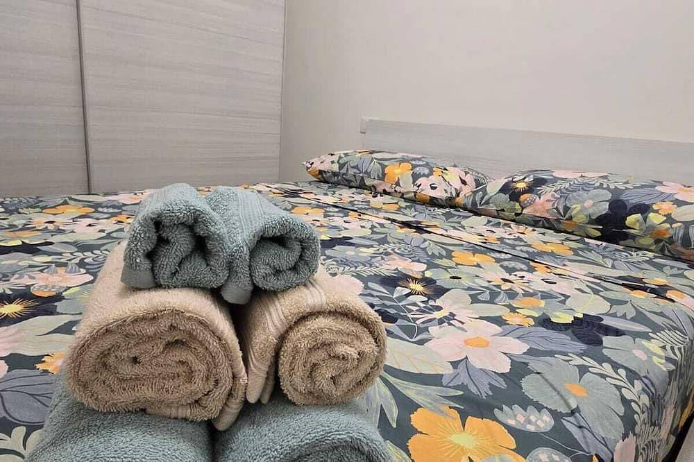 Entire apartment, Int. 8, Apartment 8 in Marina di Massa, Massa