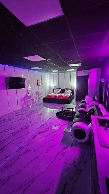 Gîte pour 2 personnes, avec jardin ainsi que jacuzzi et piscine à Feyzin