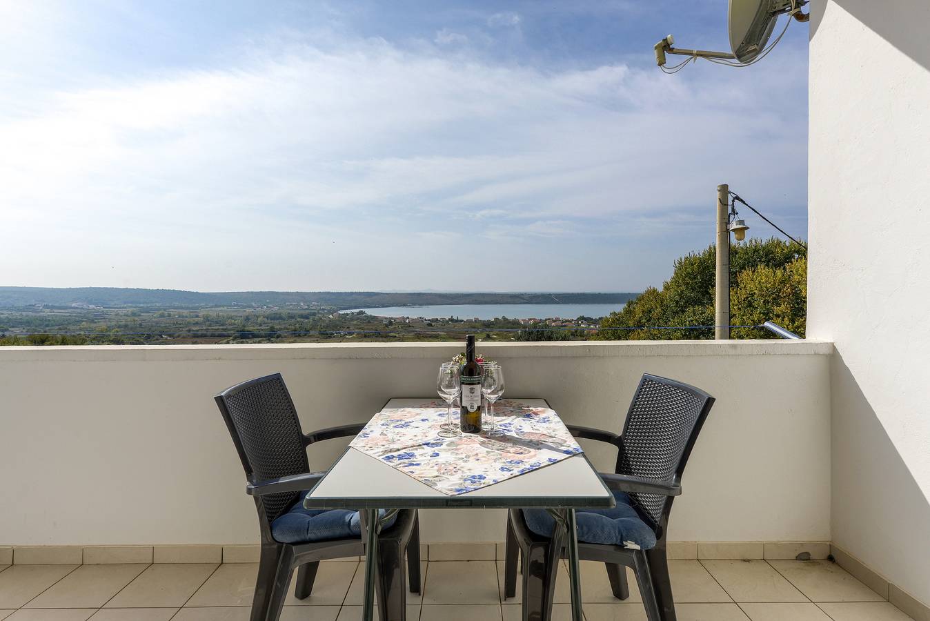 Ganze Ferienwohnung, Wohnung für 2+2 Personen in Ljubač (Dalmatien), Zadar
