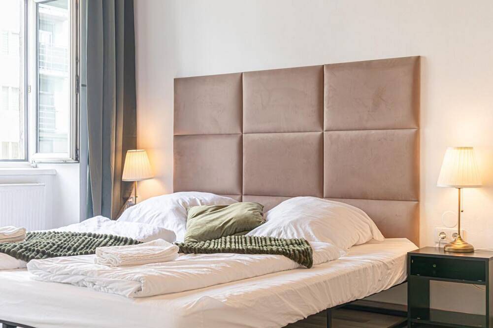 Entire apartment, Friendly 2Br Apt. Near U6 Station am Schöpfwerk in Vienna, Vienna Woods