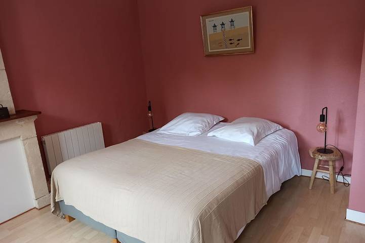 Gîte pour 4 personnes, avec jardin dans Aure sur Mer - 2